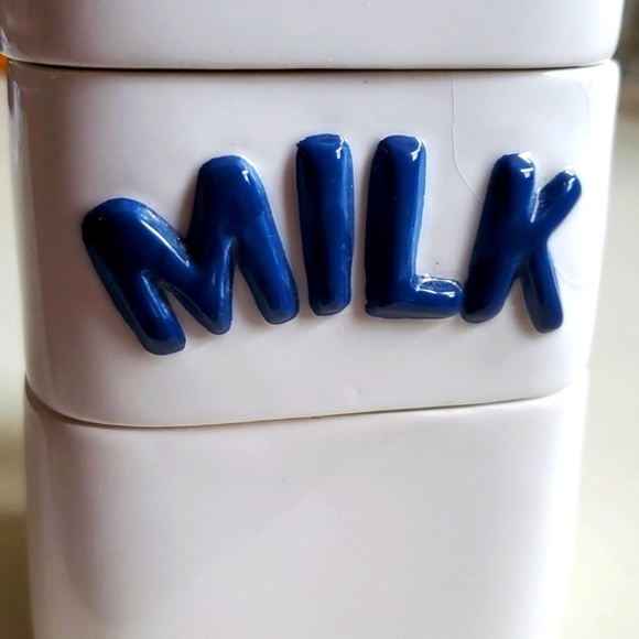 STACKING 2 CUPS, SUGAR SPRINKLER & CREAMER STACK TO MAKE A MILK BOTTLE - Picture 3 of 16